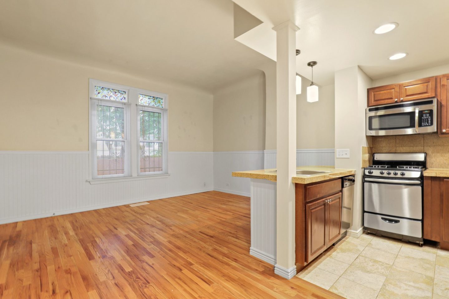1141 Washington Image 1