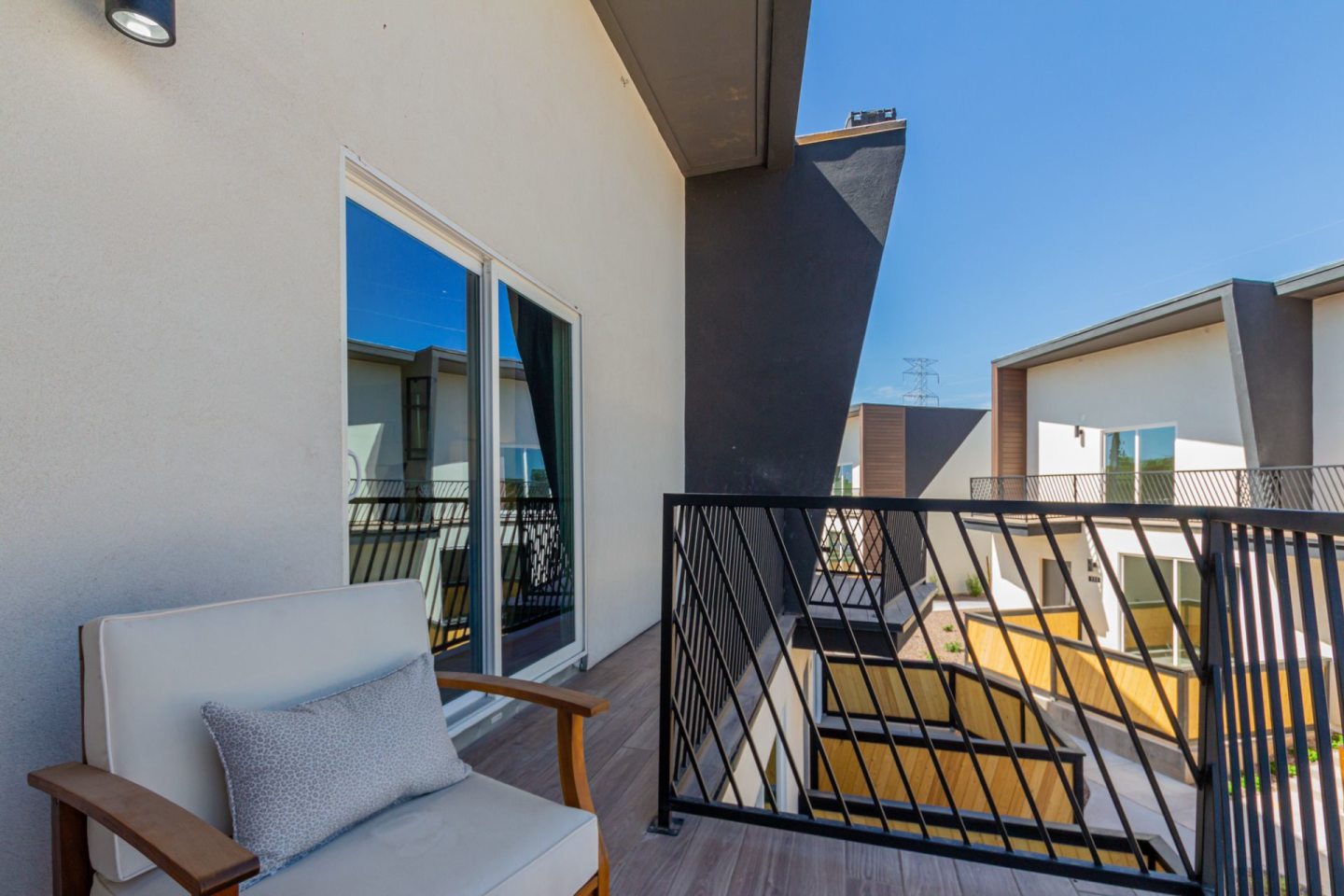 CJ Luxury Townhomes Image 29