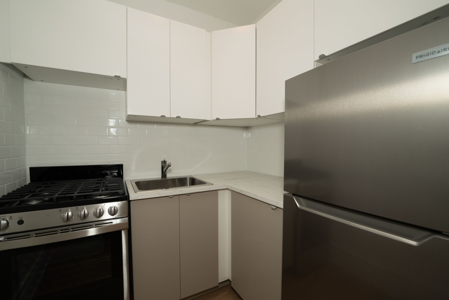 515 West Briar Image 23
