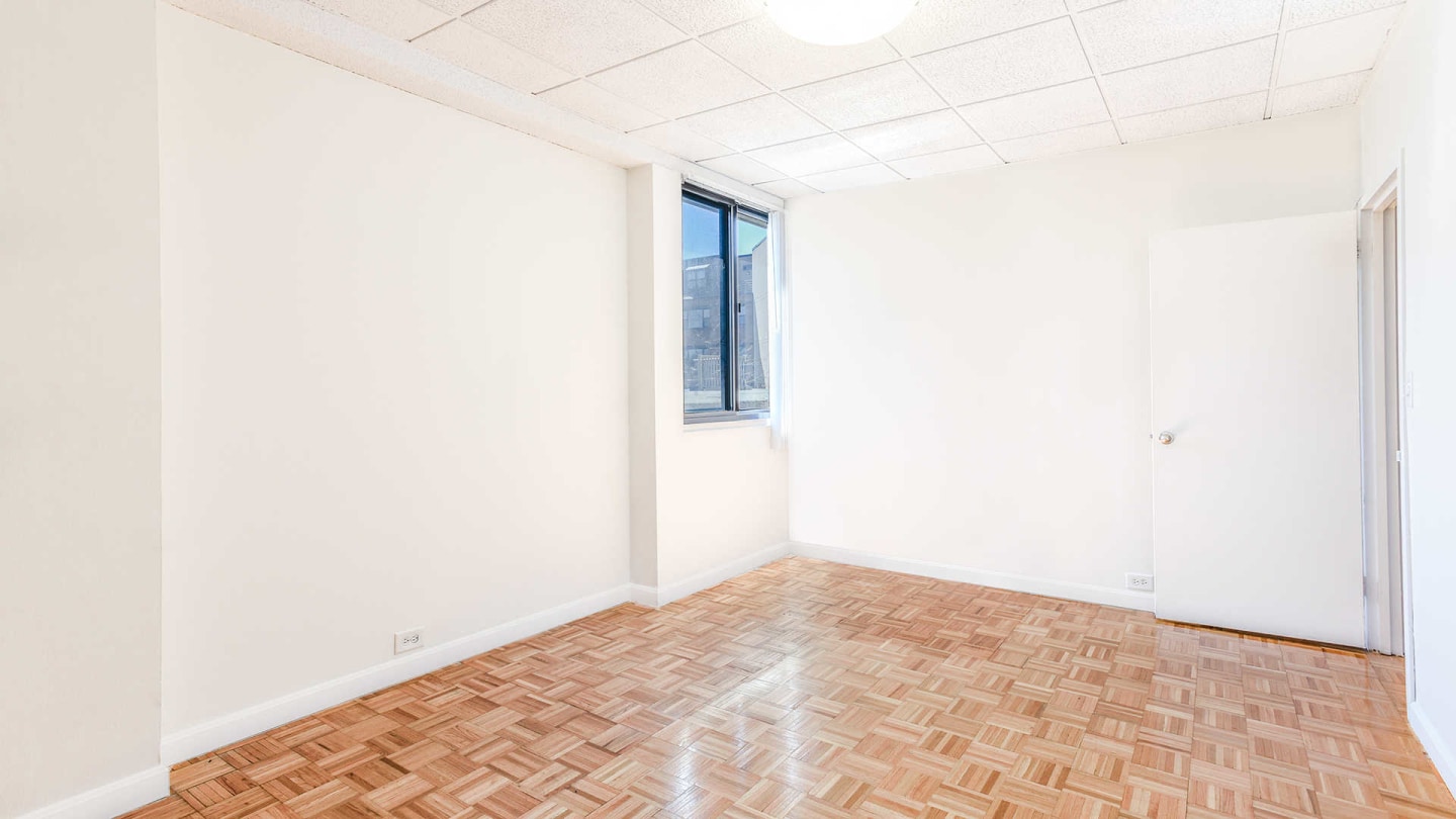 929 House Image 4