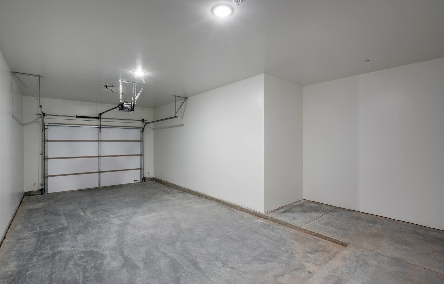 Icon Apartment Homes at Ferguson Farm Image 32