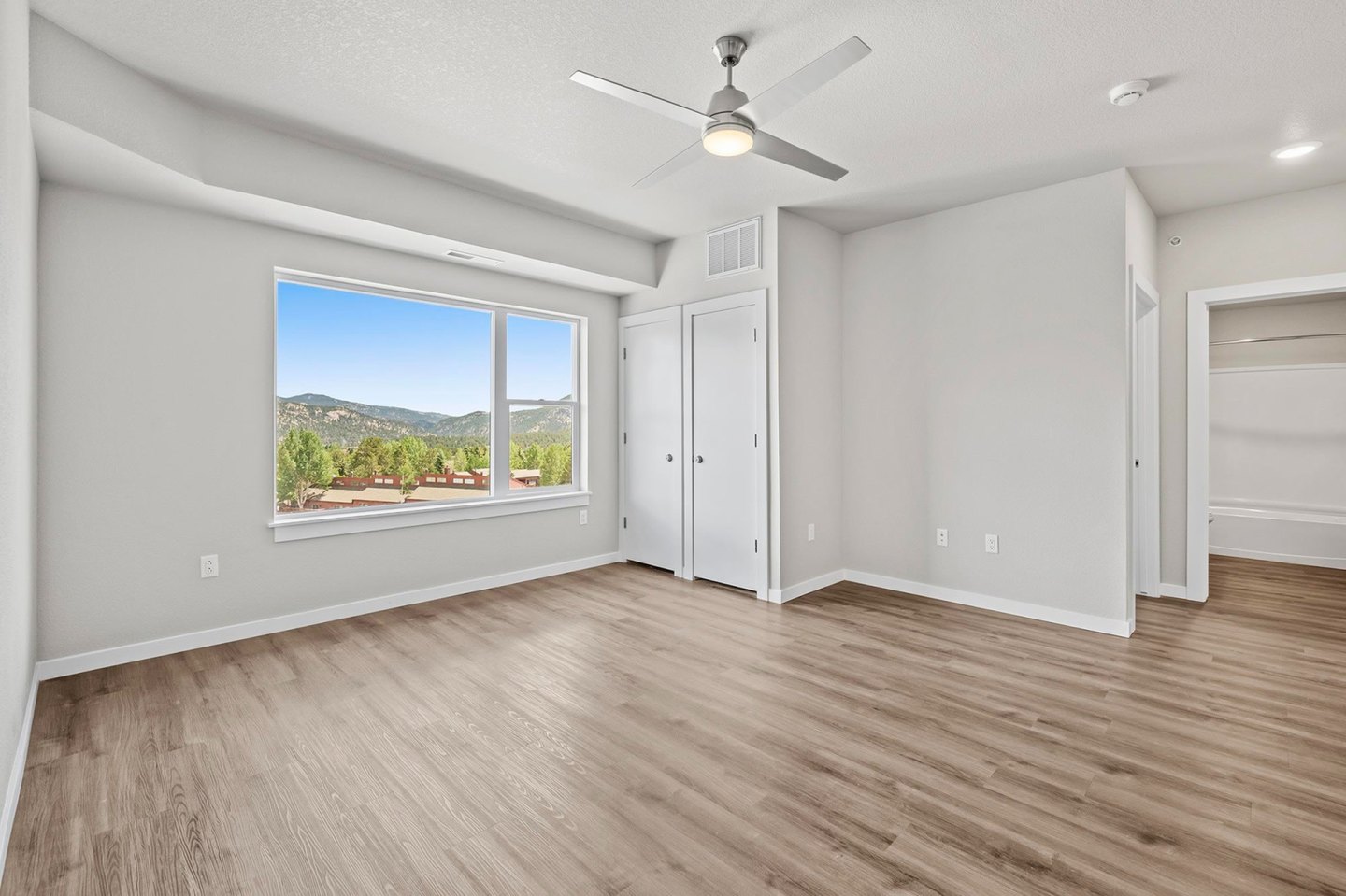 Prospector Apartments Image 9
