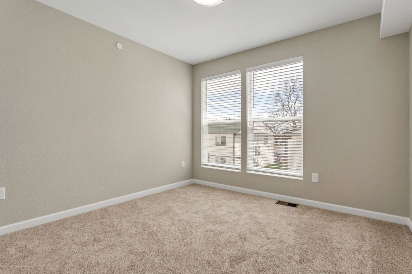 Briar Grove Townhomes Image 153