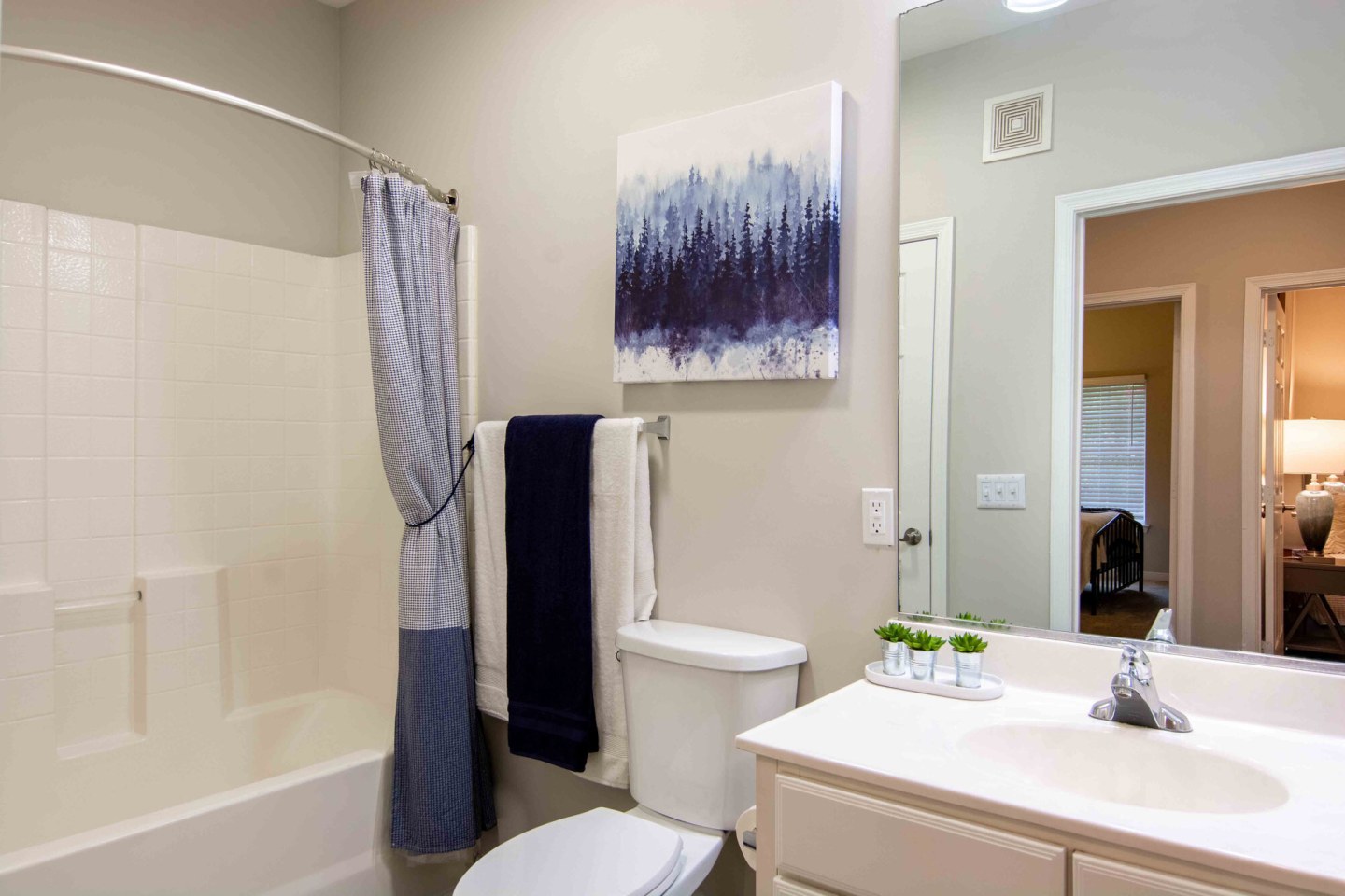 River Forest Apartments Image 8