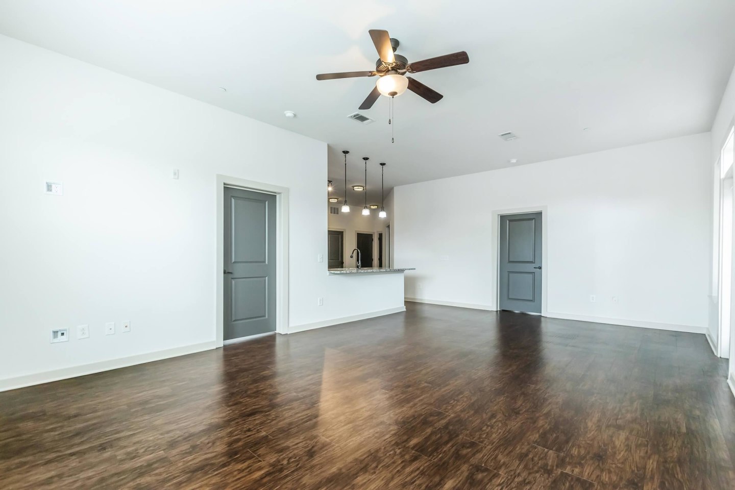 1810 Belcourt Image 26