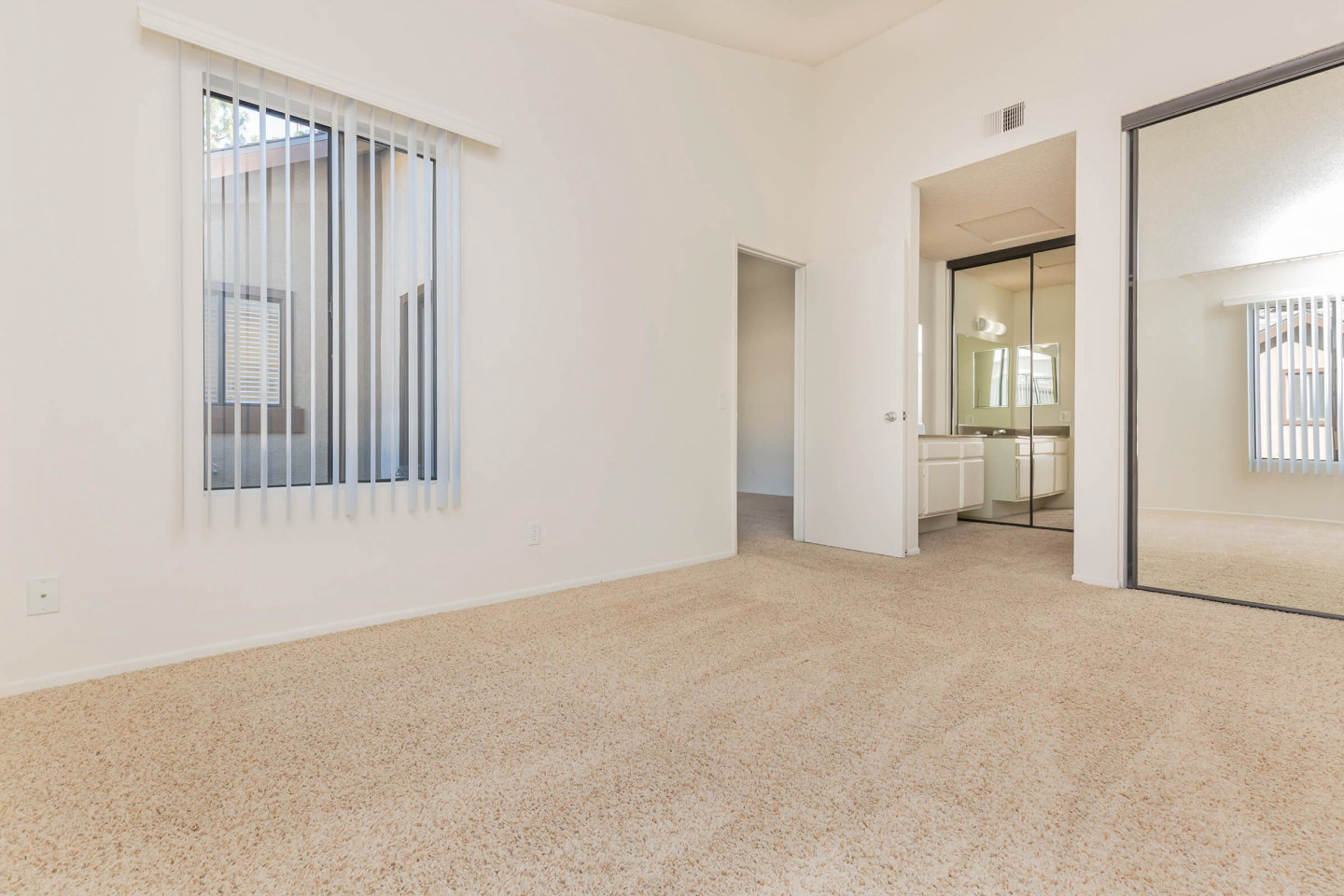 Emerald Court Apartment Homes Image 40