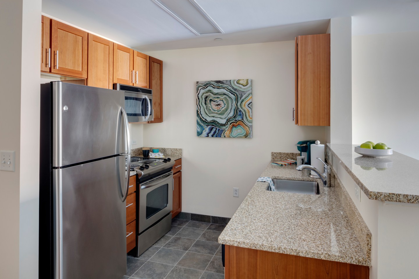 Peninsula Apartments Image 3