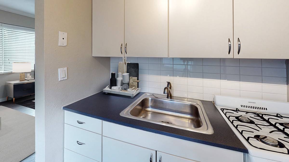 Kent Apartments Image 16