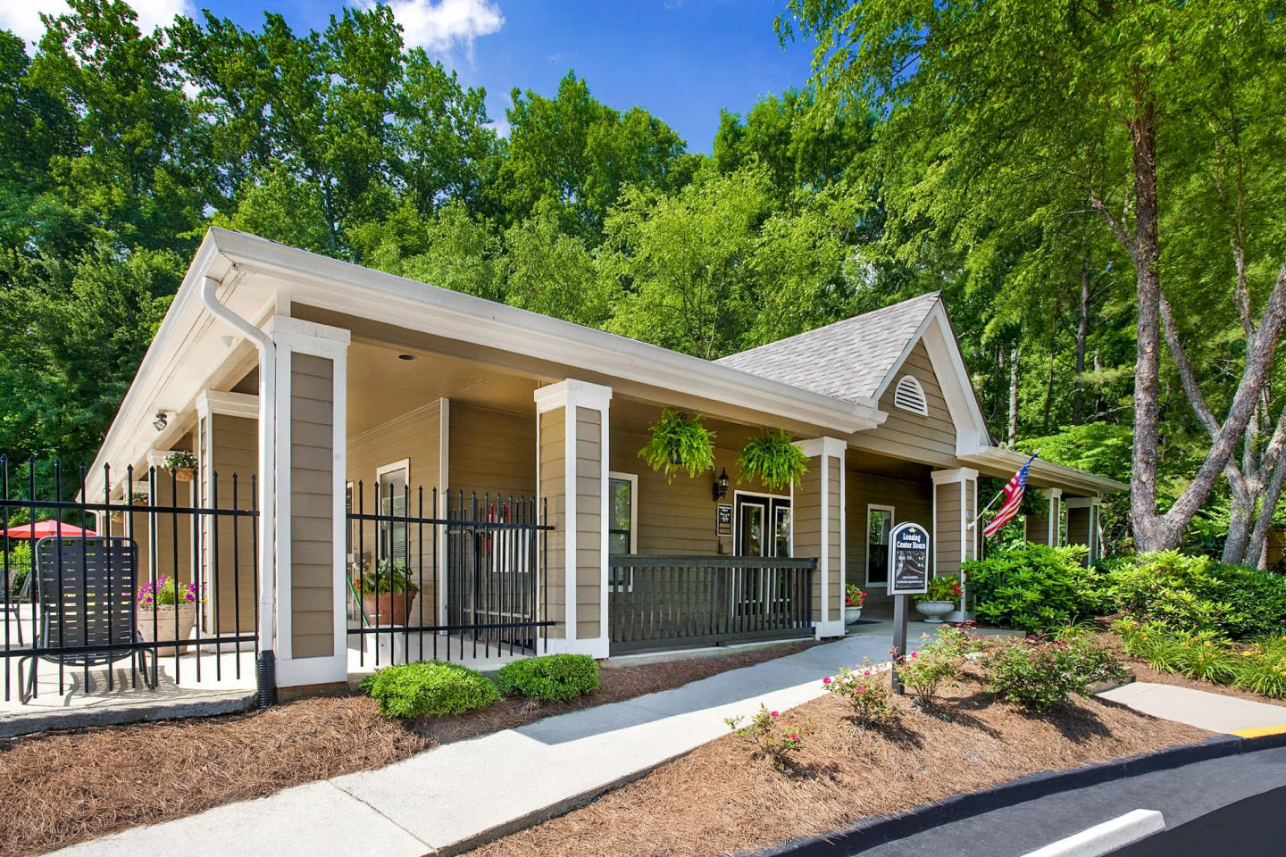 Brook Valley Apartments Image 8