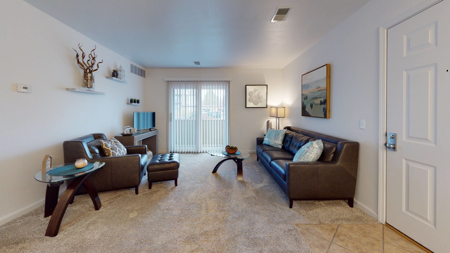 Pine Ridge Apartments Image 3