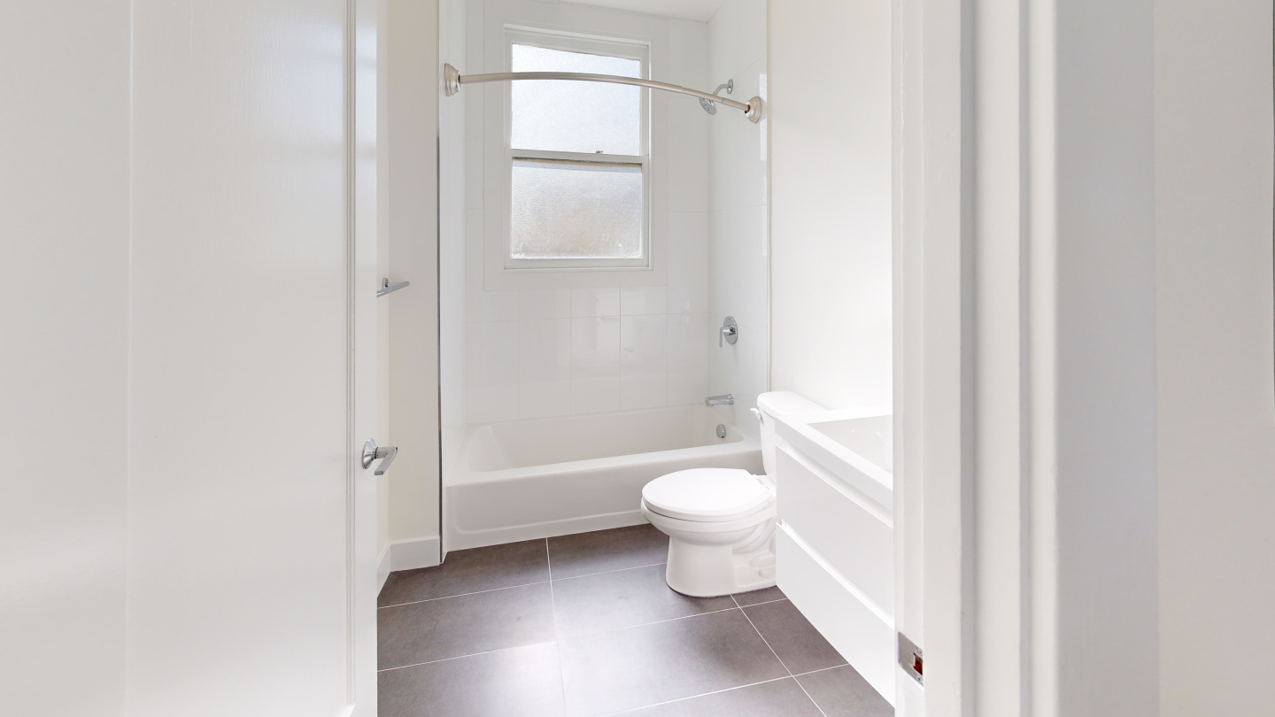 325 9th Avenue Image 4