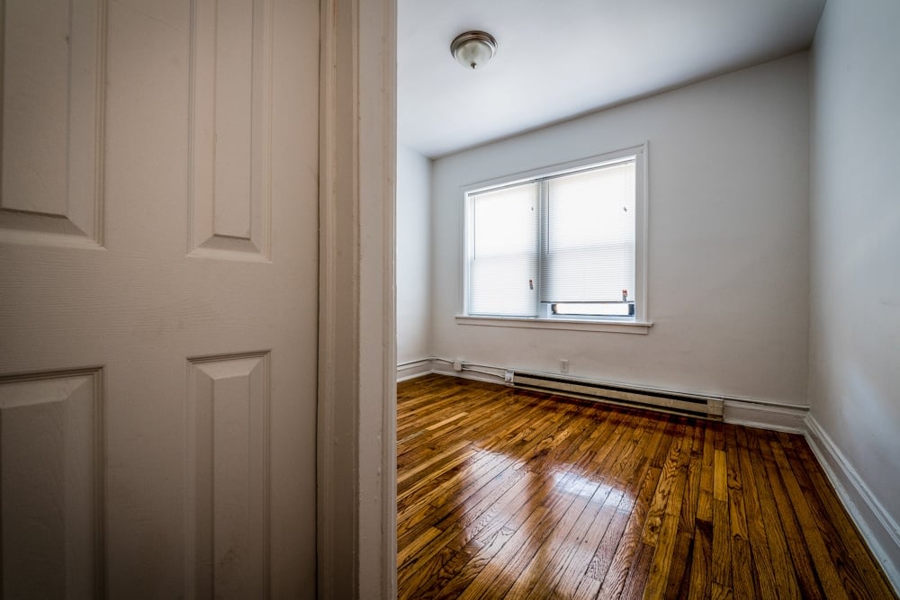 8000 S Ellis Ave Image 12