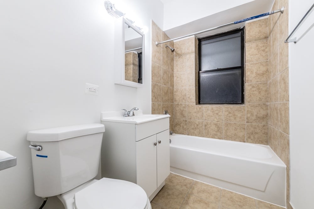 Commons - 5046 S Champlain Image 3
