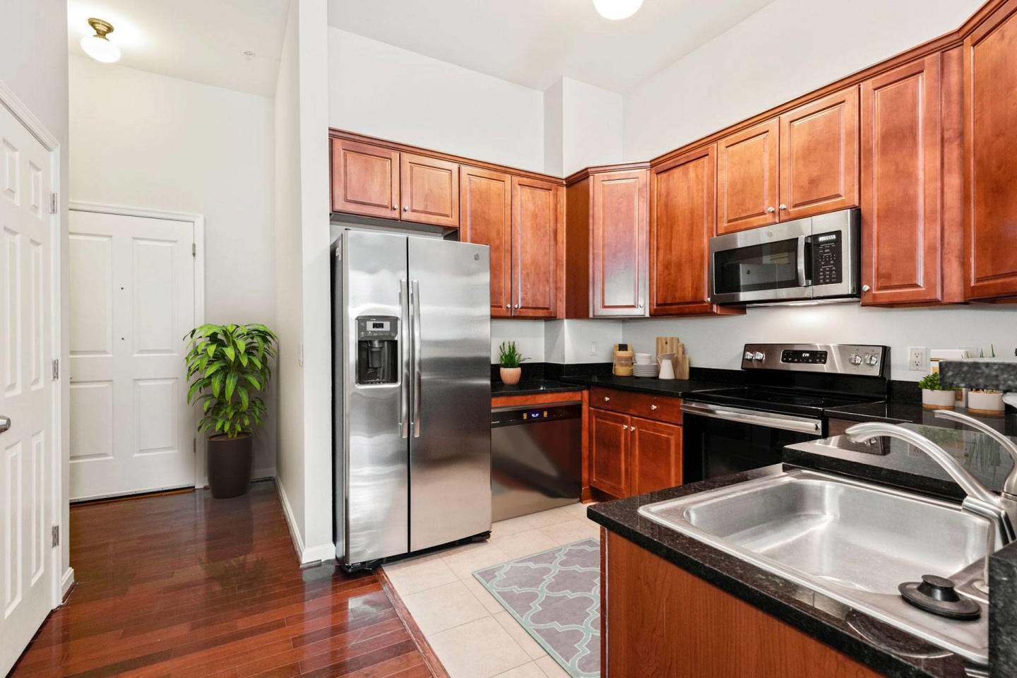 Clayborne Apartments Image 9