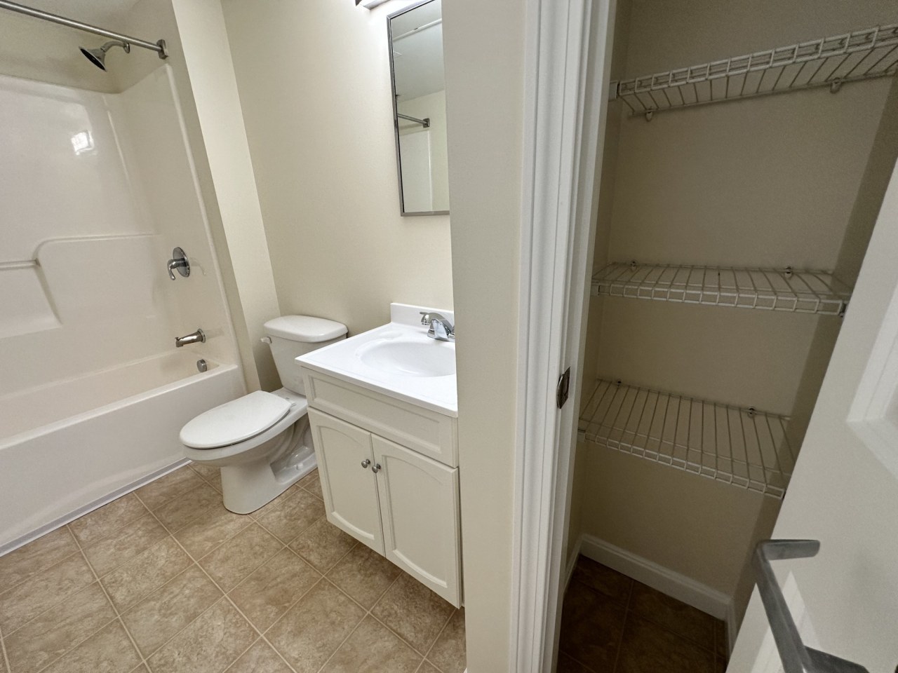 Redstone Apartments Image 24