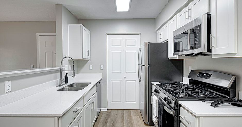 Carmel Landing Apartments Image 2