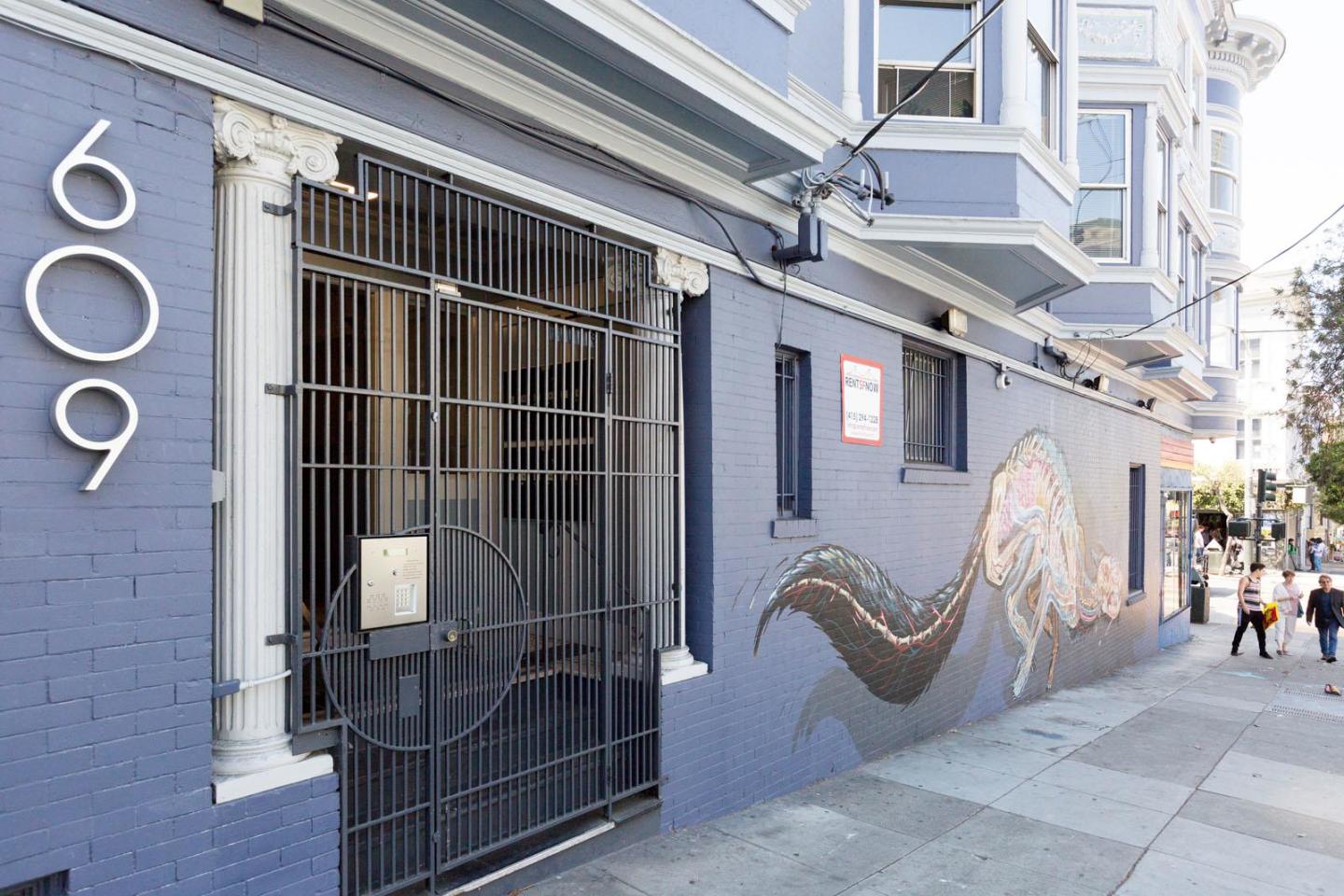 609 Ashbury Image 12