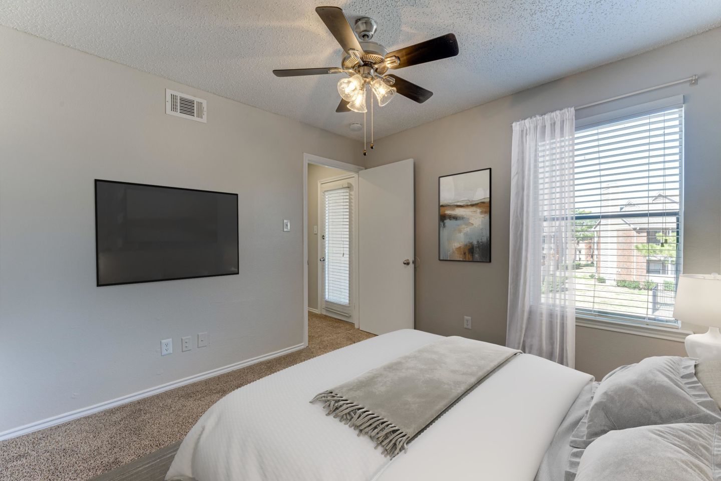 Towne Centre Village Image 6