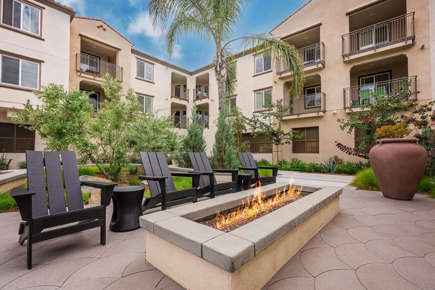 Los Alamitos Luxury Apartments Image 12