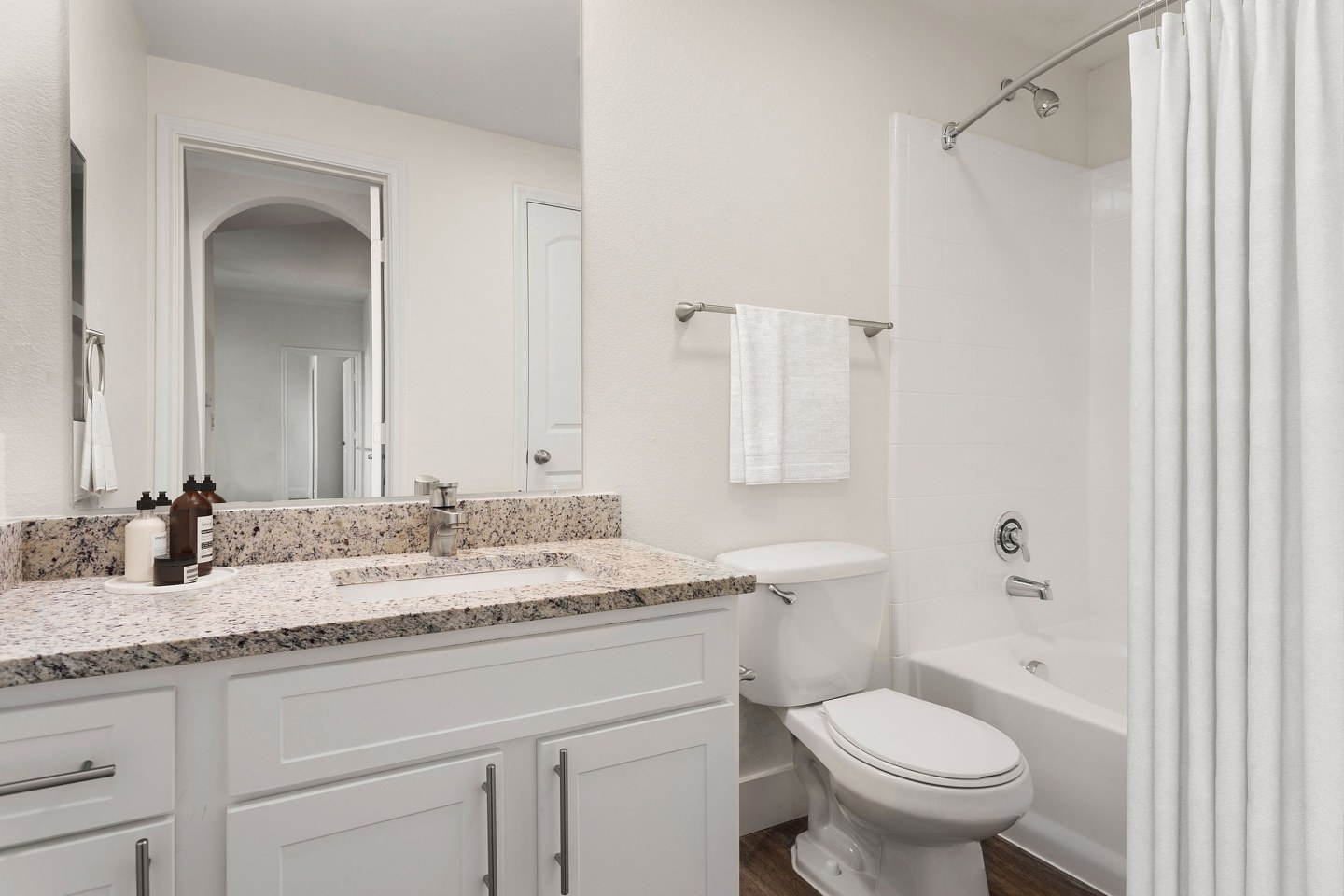 Lakeside Villas (Dallas) Image 24