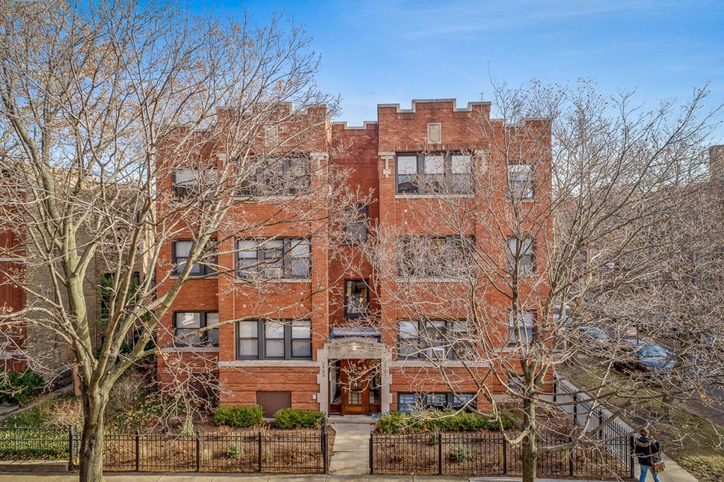 3501 North Greenview Apt. Image 2