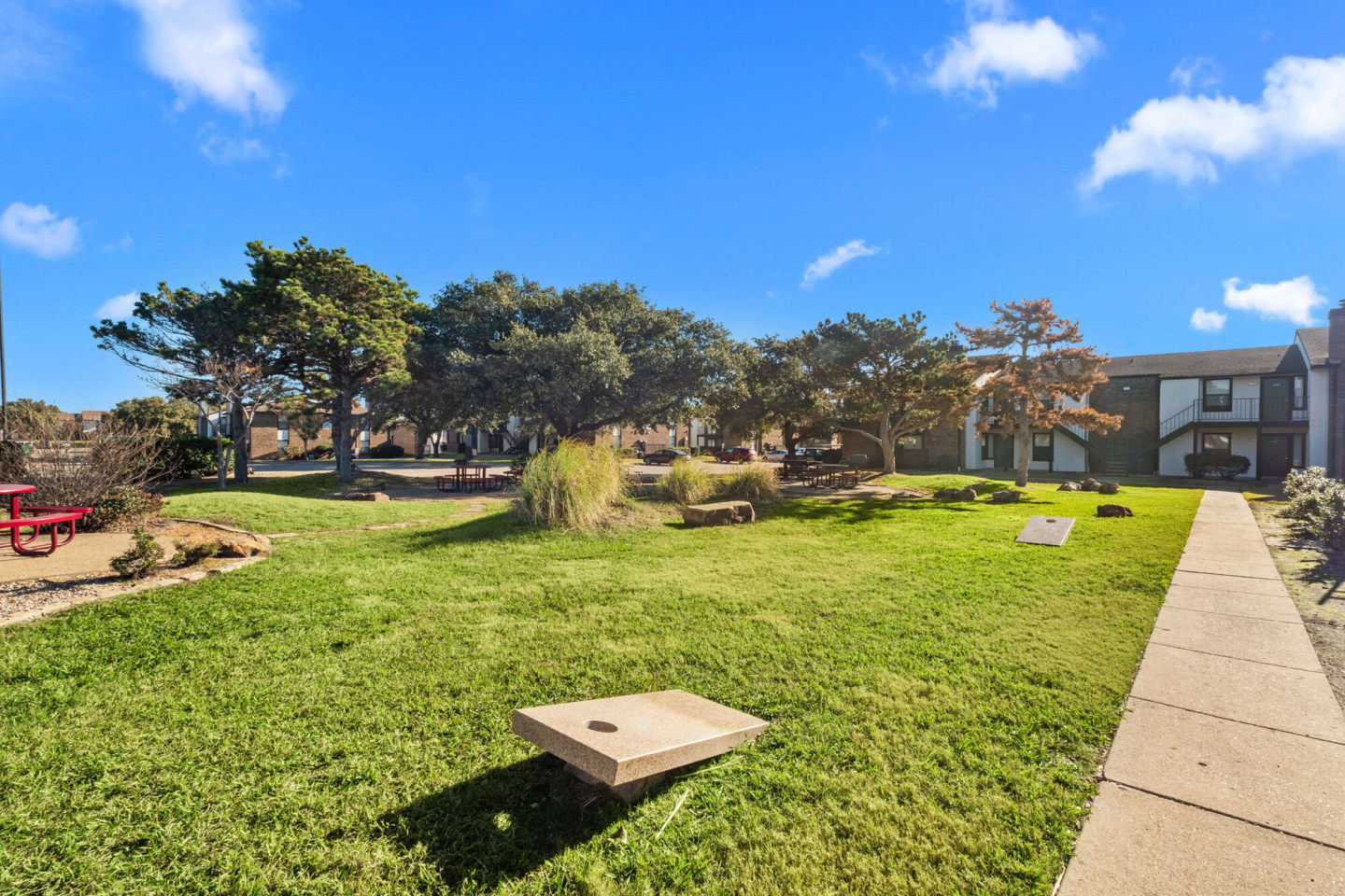 Pine Oaks Image 28