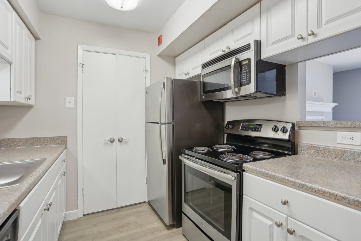 Lincoln Green Apartments Image 30