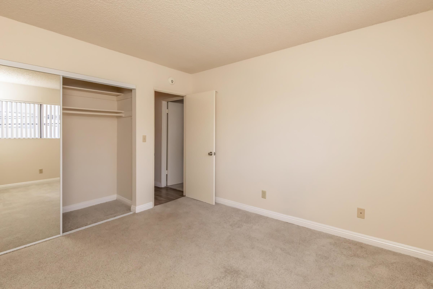 Ocean West Apartments Image 37