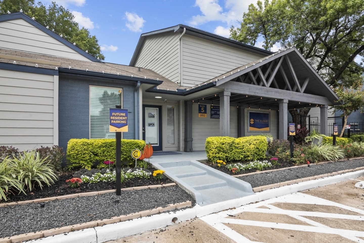 The Huxley at Medical Center Image 8