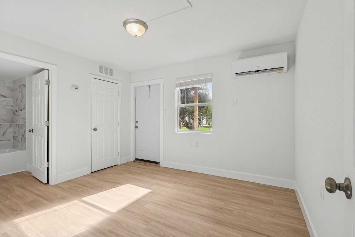 Haven on Canal Image 15