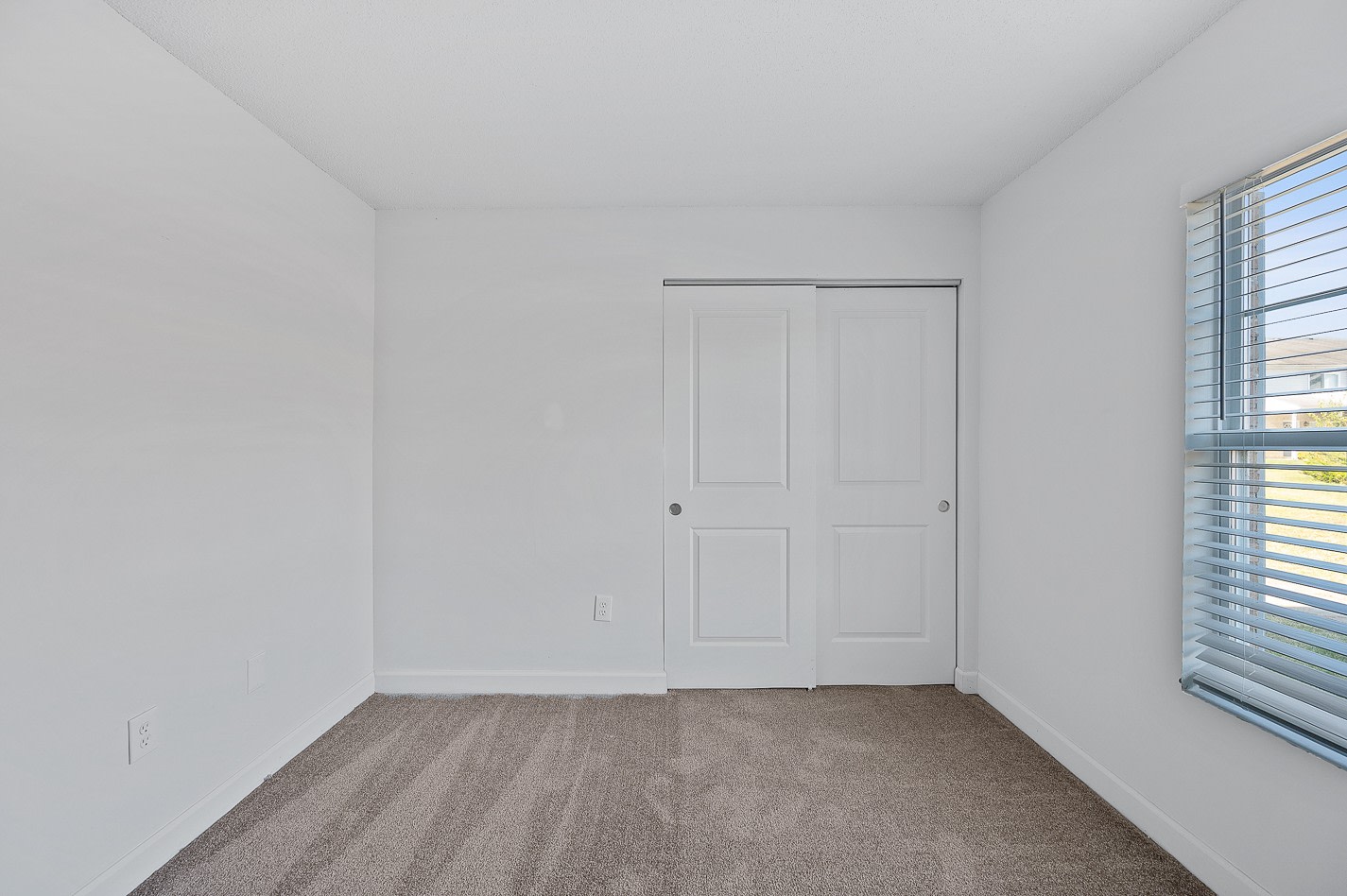 Apartments at Urbana Image 4