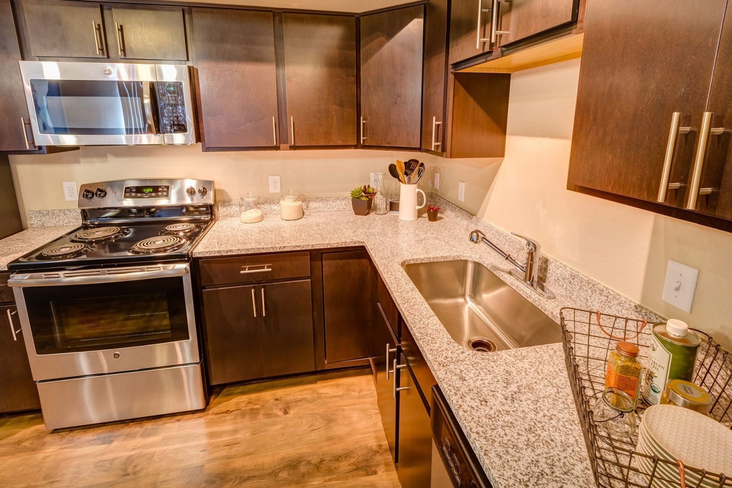 Granite 550 Image 14