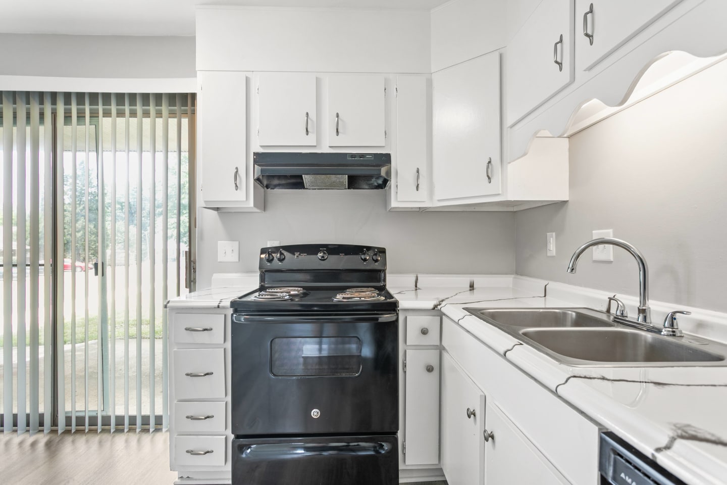 Meadowview Apartments and Townhomes Image 17