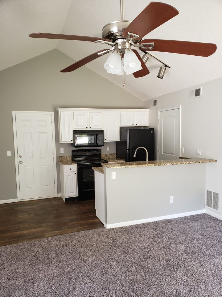 Pinegate Apartments Image 13