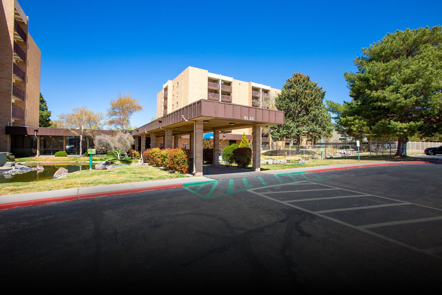 Los Altos Towers Image 6