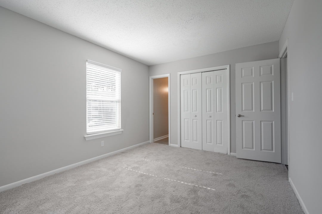Ashton Village Apartment Homes Image 7
