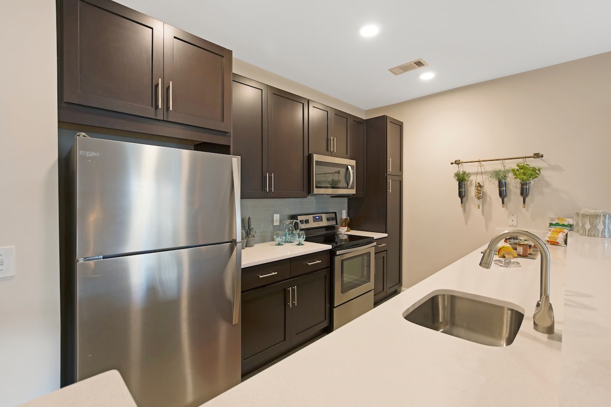 Woodmont Mews Apartments Image 15
