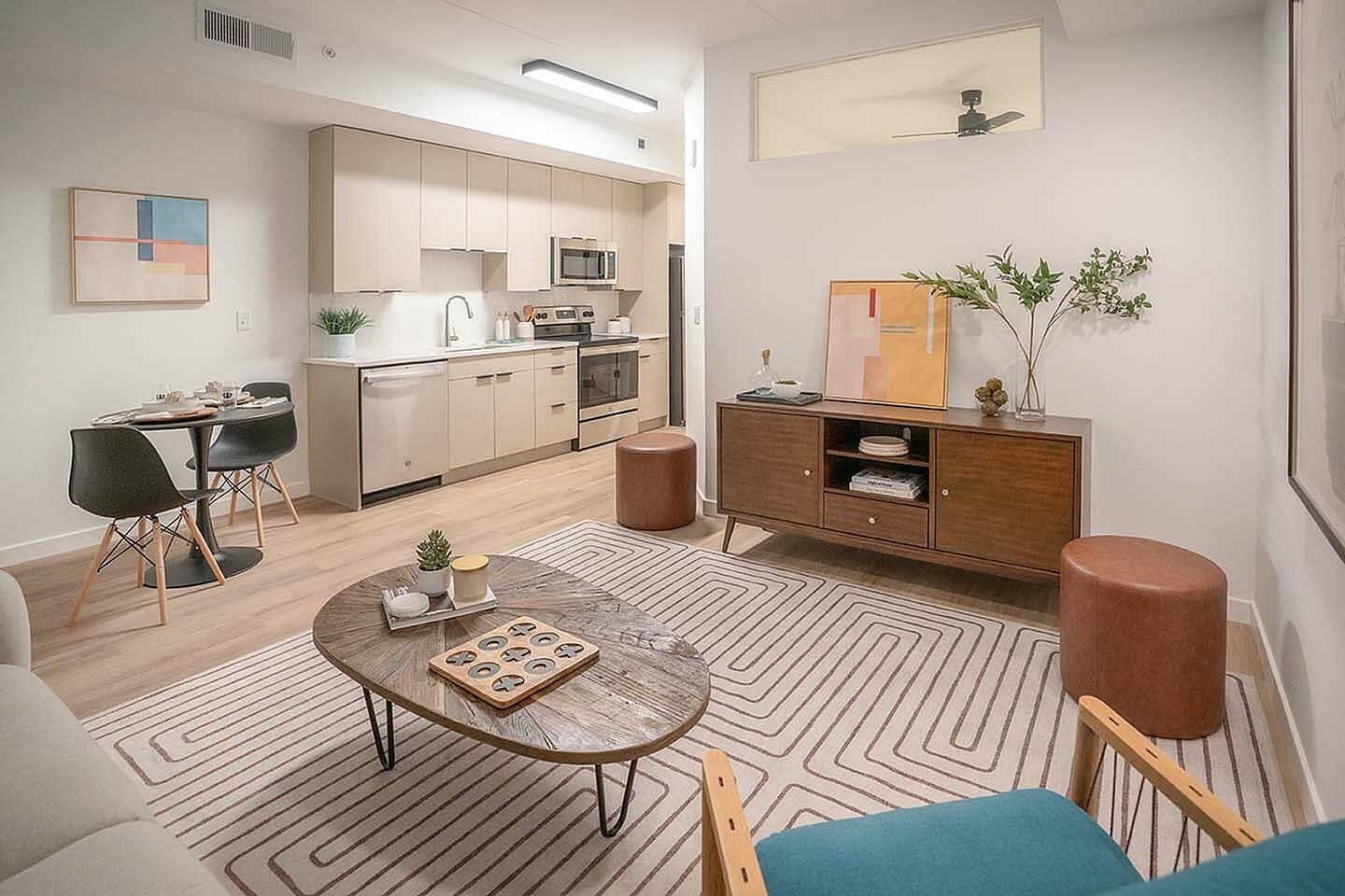 202 Queen Image 18