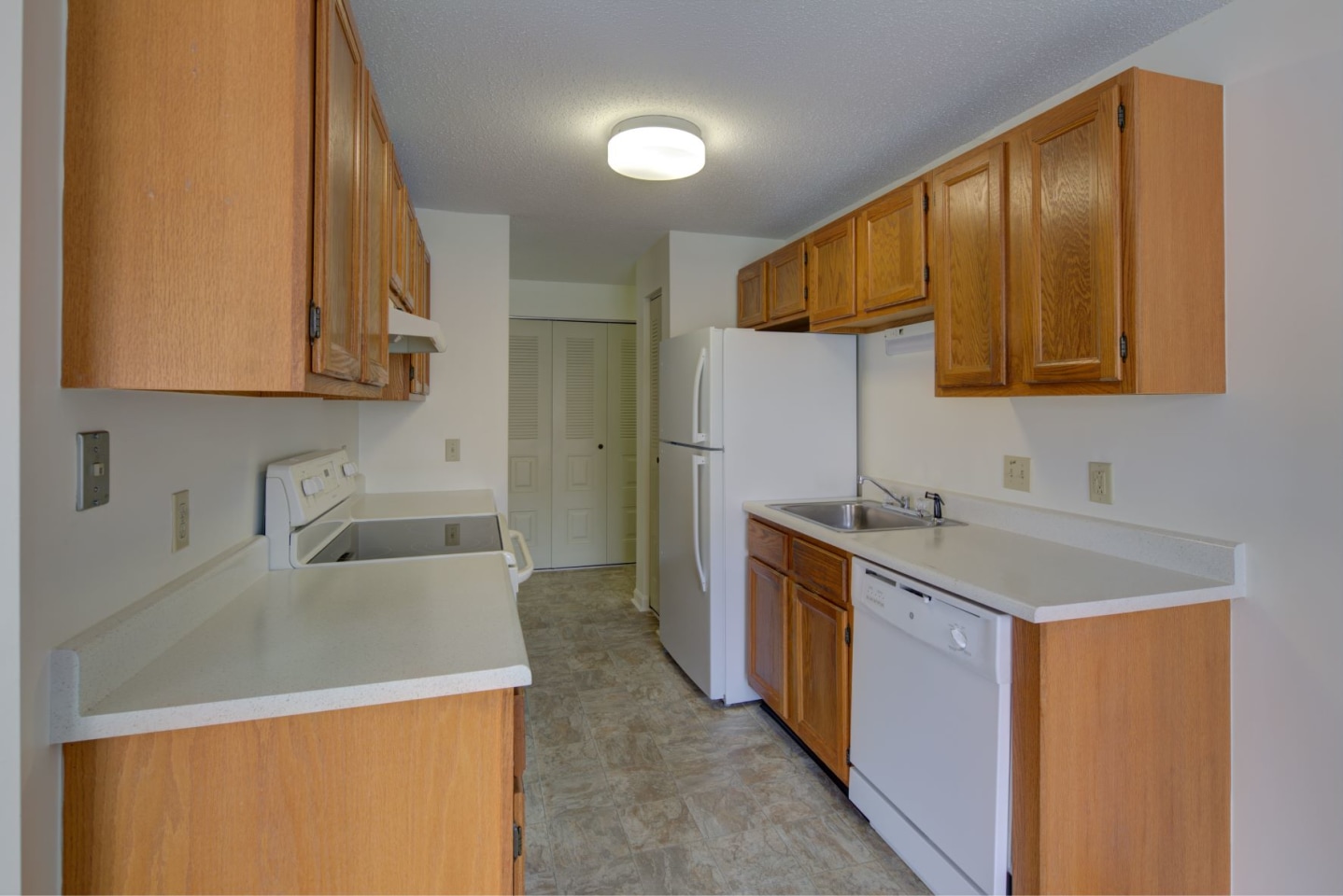 Town and Country Image 12