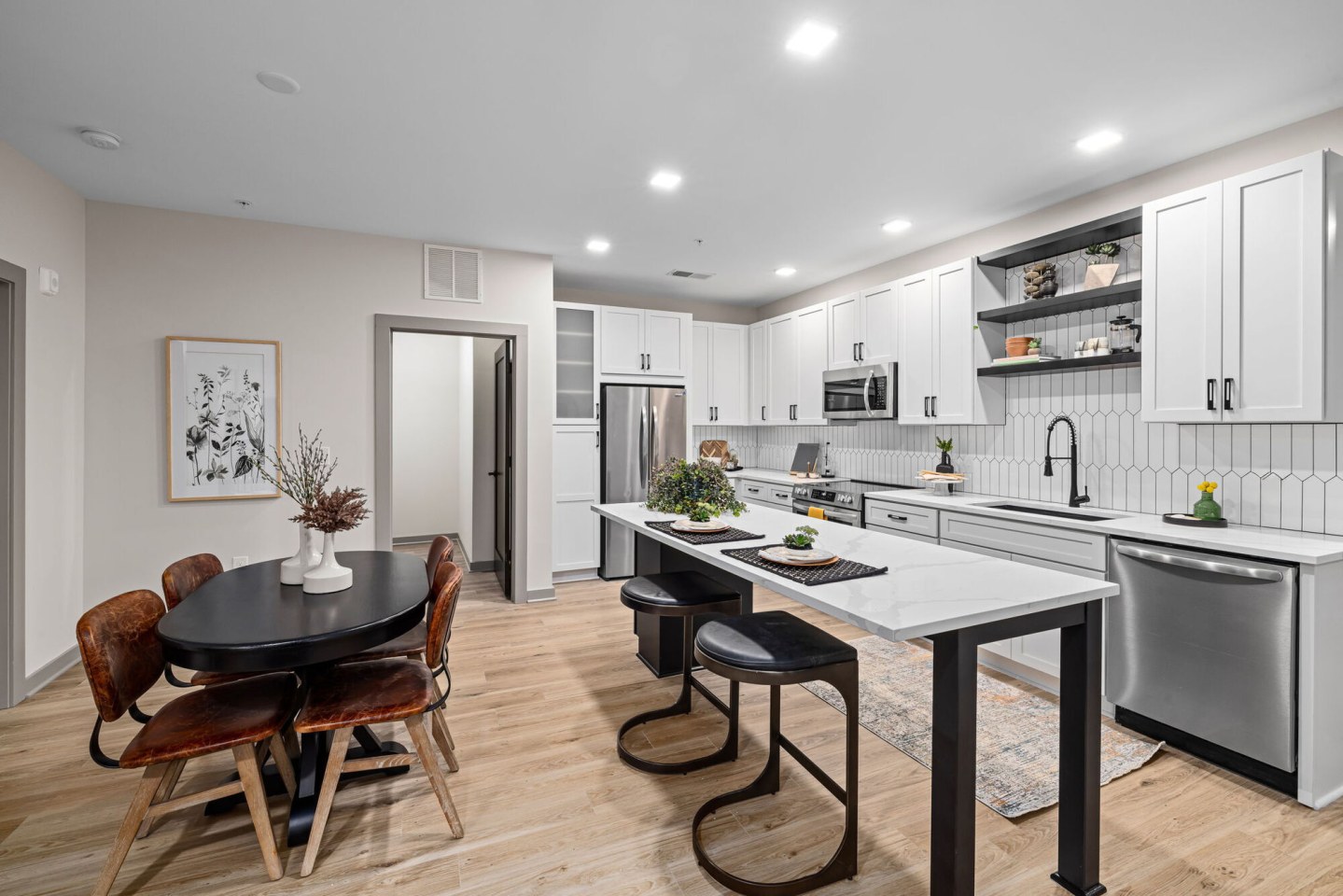 The Artreaux Apartments and Townhomes Image 3