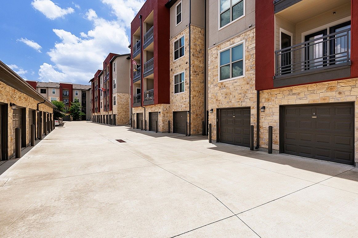 Larkspur at Twin Creeks - 55+ Senior Living Community Image 28