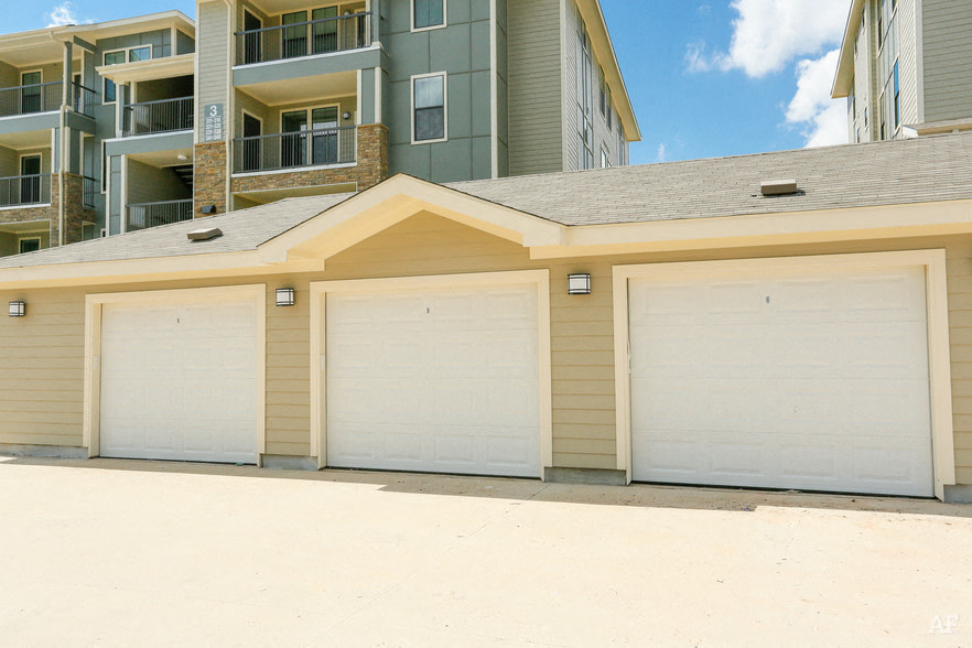Rise Spring Cypress Image 15