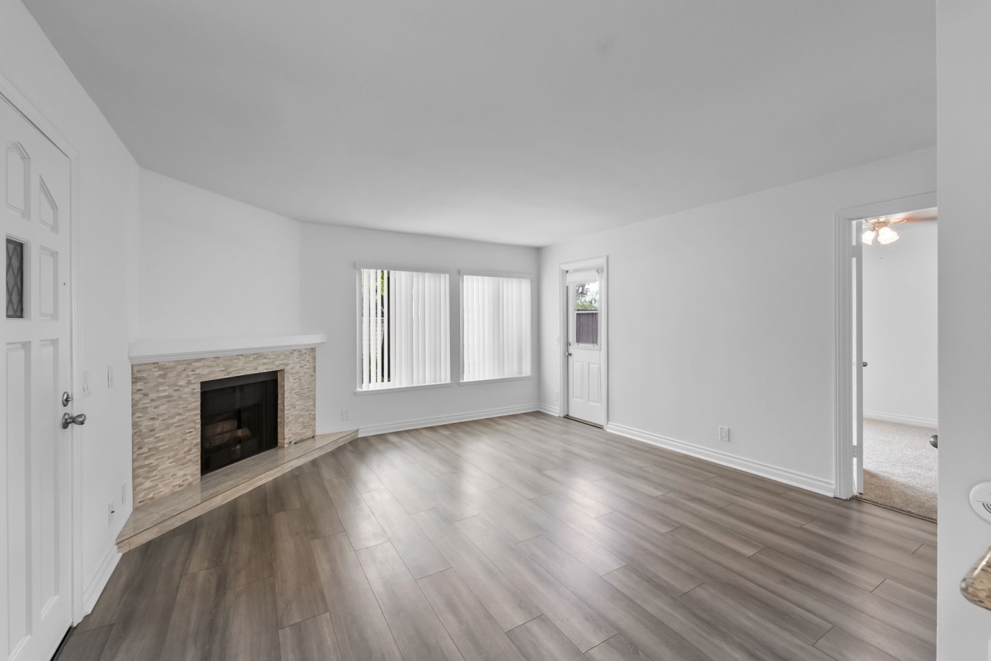 Beachpoint Apartments Image 4