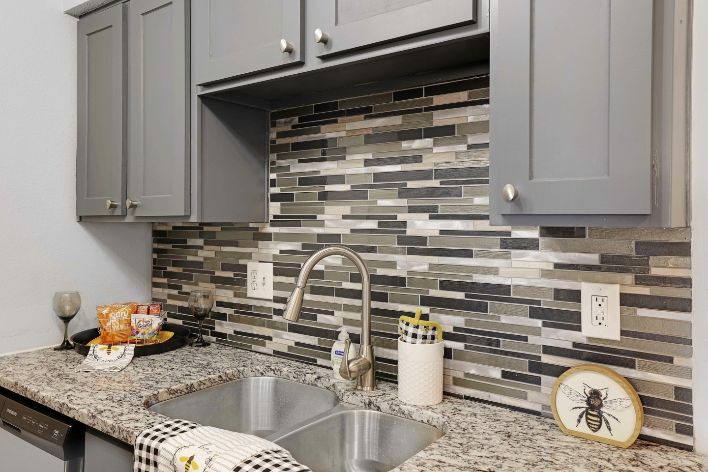 Marine Creek Apartments Image 2