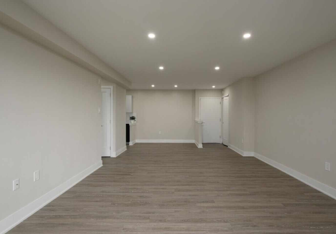 Regency Towers Image 27