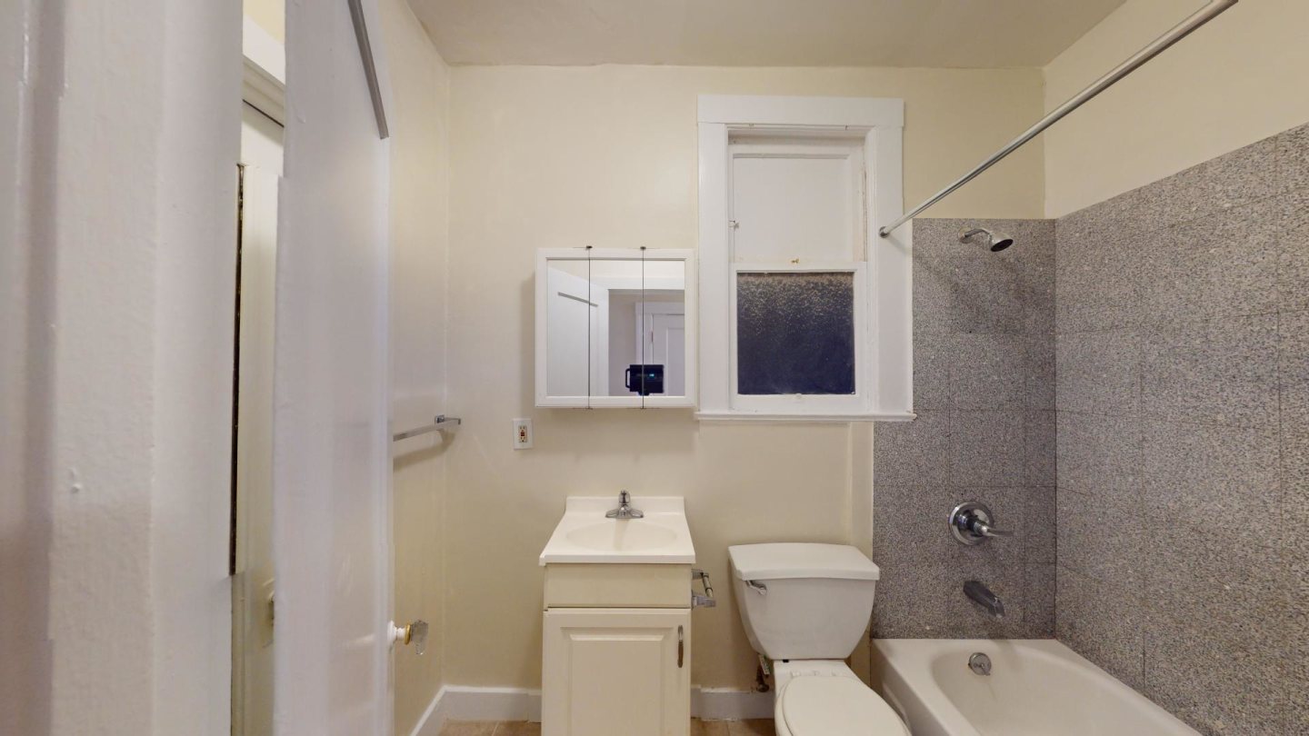 1126 BUSH Image 11