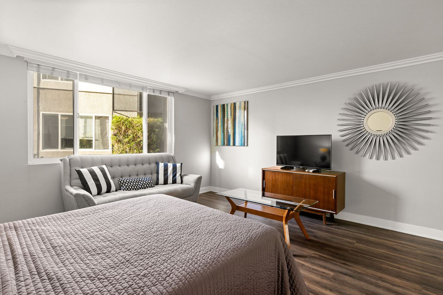 1200 Riverside Image 11