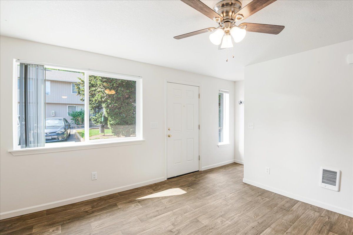 Lincoln Townhomes Image 9