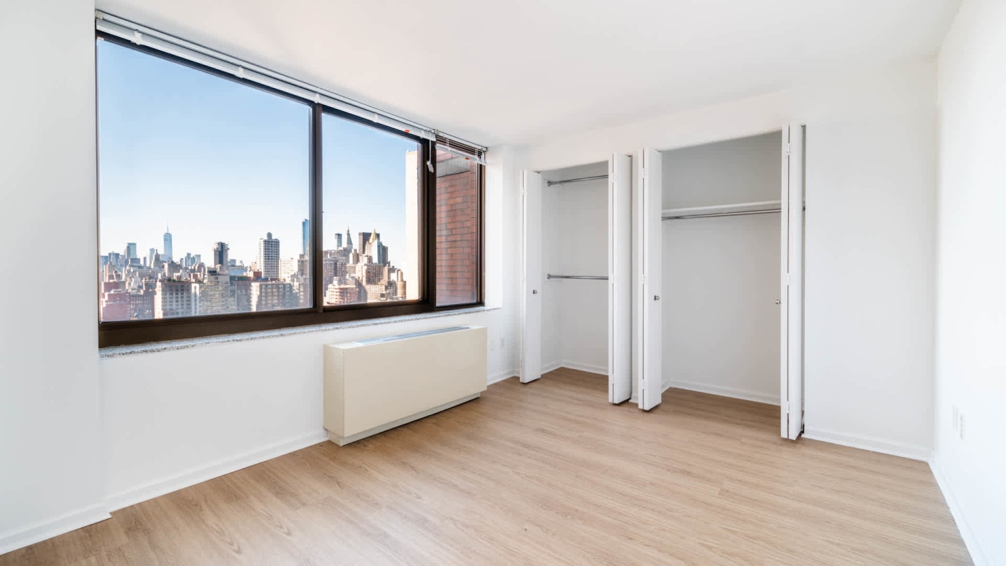 300 East 39th Image 34