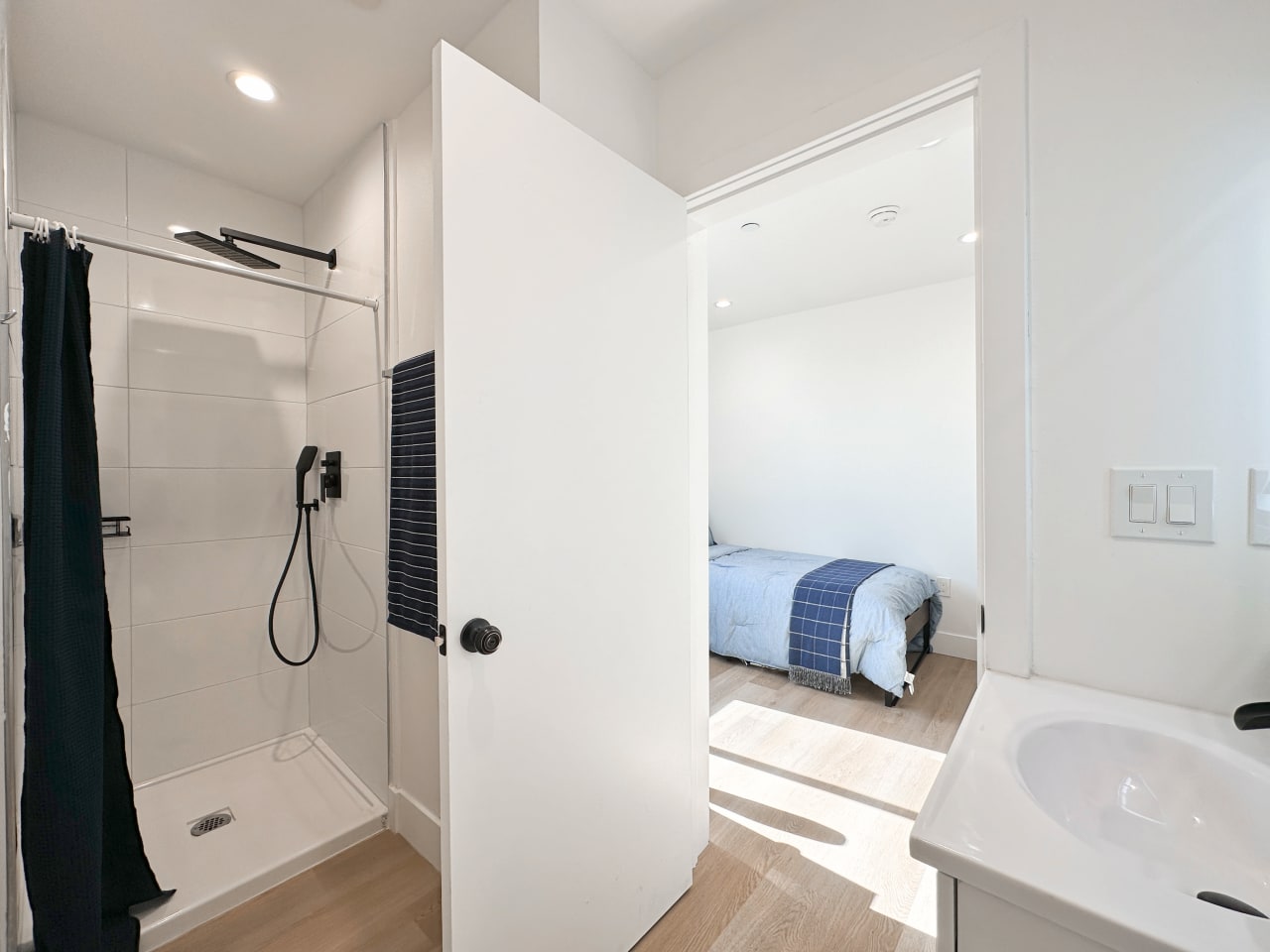 1338 West 35th Place - Co-Living Image 11